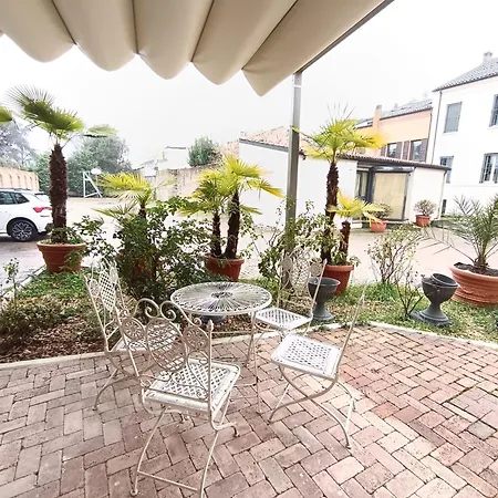 Easy 2 - A 2 Passi Dal Centro *