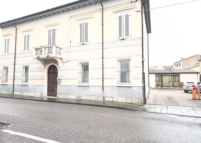 Easy 2 - A 2 Passi Dal Centro Ferrara